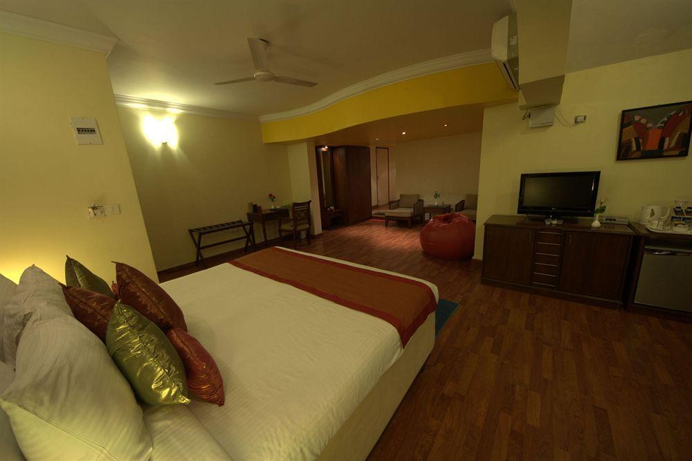 Hm Suites & Studios Бангалор Экстерьер фото