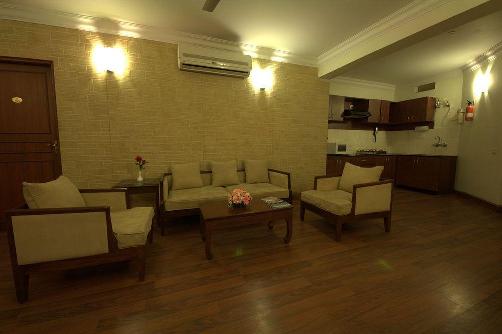 Hm Suites & Studios Бангалор Экстерьер фото